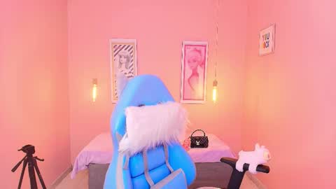 milu_carbajal_x online show from 02/12/26, 04:40