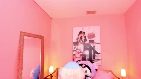 milu_carbajal_x online show from 02/25/26, 06:28