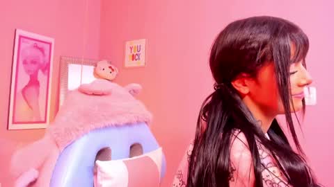 milu_carbajal_x online show from 04/15/26, 04:08