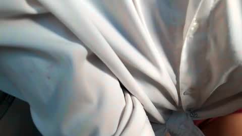 Snapshot of milu_curly chatting on 11/17/25, 06:41 Milu online show from 11/17/25, 06:41