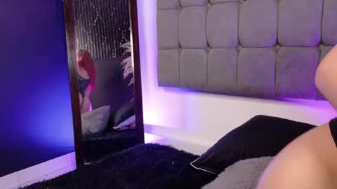 miluv19 online show from 11/13/25, 09:03