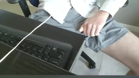 Snapshot of milwaukeebadger24 chatting on 09/12/25, 03:01 milwaukeebadger24 online show from 09/12/25, 03:01