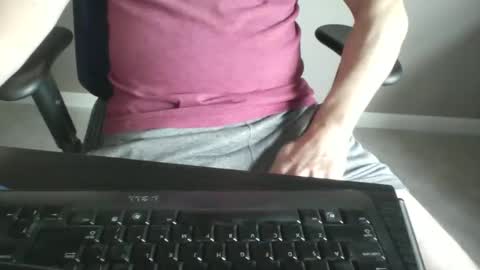 Snapshot of milwaukeebadger24 chatting on 11/01/25, 04:09 milwaukeebadger24 online show from 11/01/25, 04:09