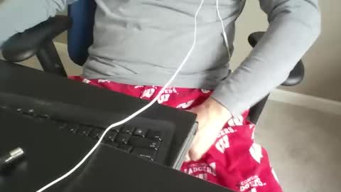 milwaukeebadger24 online show from 02/06/26, 03:15