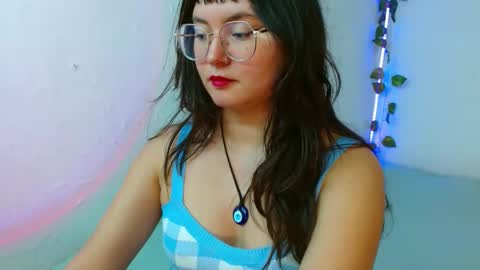 mily_baker online show from 02/03/25, 09:07