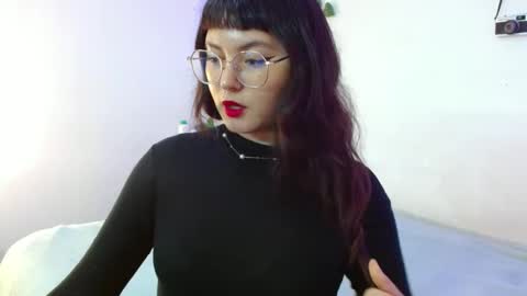 mily_baker online show from 02/28/25, 11:34