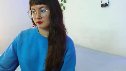 mily_baker online show from 03/12/25, 12:20