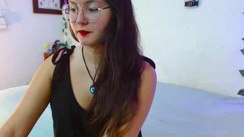 mily_baker online show from 09/18/25, 11:07