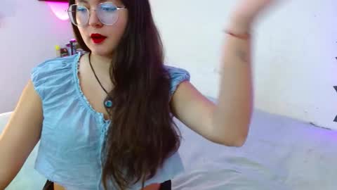 mily_baker online show from 10/02/25, 11:01