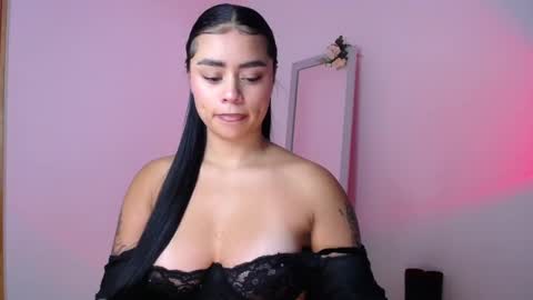 Snapshot of mily_ortiz chatting on 10/21/25, 04:19 Mily Ortiz online show from 10/21/25, 04:19