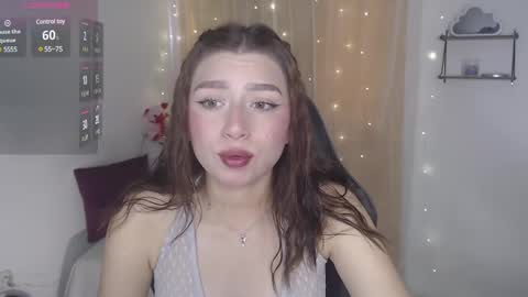 Snapshot of mily_thomson_b chatting on 02/18/25, 09:09 Mily online show from 02/18/25, 09:09