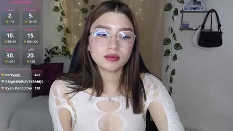 Snapshot of mily_thomson_b chatting on 03/06/25, 02:19 Mily online show from 03/06/25, 02:19