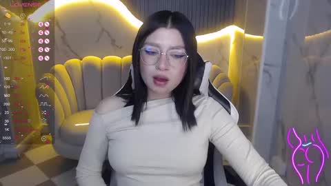 Snapshot of mily_thomson_b chatting on 10/12/25, 12:59 Mily online show from 10/12/25, 12:59