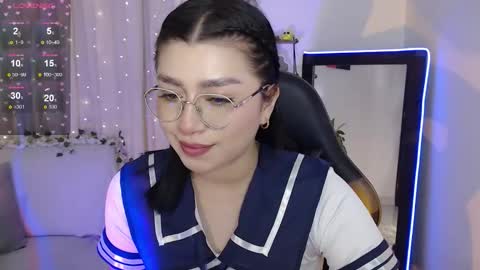 Snapshot of mily_thomson_b chatting on 10/30/25, 06:52 Mily online show from 10/30/25, 06:52