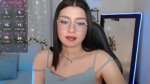 Snapshot of mily_thomson_b chatting on 11/10/25, 07:13 Mily online show from 11/10/25, 07:13