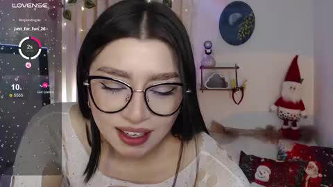 Snapshot of mily_thomson_b chatting on 12/17/25, 09:21 Mily online show from 12/17/25, 09:21