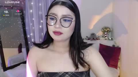 Snapshot of mily_thomson_b chatting on 02/20/26, 10:43 Mily online show from 02/20/26, 10:43