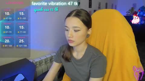 Snapshot of milyamess chatting on 02/09/25, 09:28 Emily online show from 02/09/25, 09:28