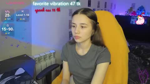 Snapshot of milyamess chatting on 02/11/25, 04:56 Emily online show from 02/11/25, 04:56