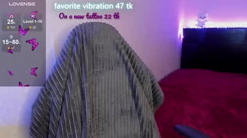 Snapshot of milyamess chatting on 09/27/25, 06:57 Emily online show from 09/27/25, 06:57