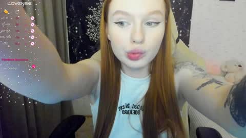 Snapshot of milymi_ chatting on 01/22/25, 02:37 Milena and Jasper online show from 01/22/25, 02:37