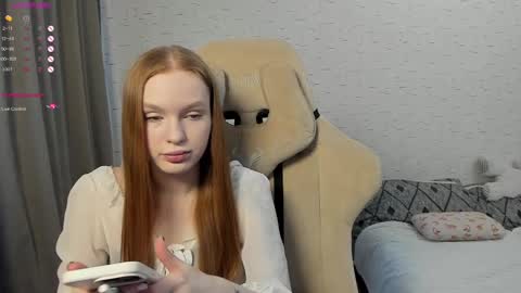 Snapshot of milymi_ chatting on 02/13/25, 07:03 Milena and Jasper online show from 02/13/25, 07:03