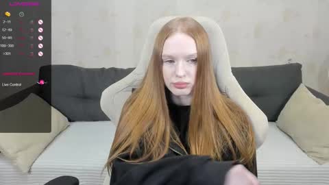 Snapshot of milymi_ chatting on 09/10/25, 12:16 Milena and Jasper online show from 09/10/25, 12:16