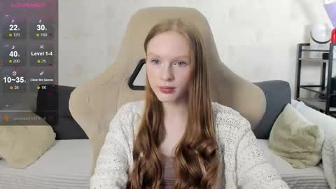 Snapshot of milymi_ chatting on 10/24/25, 07:54 Milena and Jasper online show from 10/24/25, 07:54