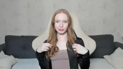 Milena and Jasper online show from 12/15/25, 06:12