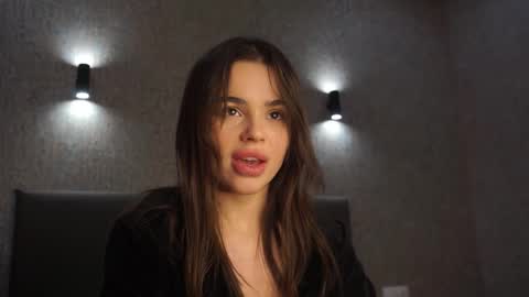 Snapshot of milyyclaars chatting on 02/06/26, 01:25 Linda online show from 02/06/26, 01:25