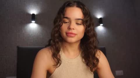 Snapshot of milyyclaars chatting on 02/10/26, 01:59 Linda online show from 02/10/26, 01:59