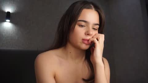 Snapshot of milyyclaars chatting on 02/13/26, 01:51 Linda online show from 02/13/26, 01:51