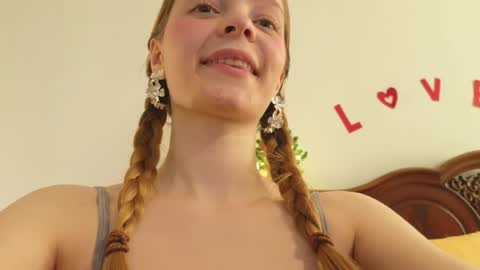 Snapshot of mimichelle chatting on 12/29/24, 03:54 mimichelle online show from 12/29/24, 03:54