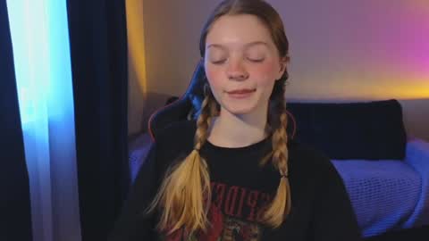 Snapshot of mimichelle chatting on 01/14/25, 11:42 mimichelle online show from 01/14/25, 11:42