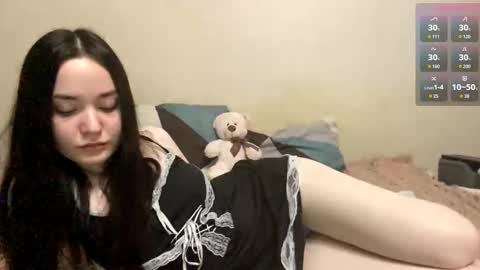 Snapshot of mimipurr chatting on 11/21/25, 02:54 mimipurr online show from 11/21/25, 02:54