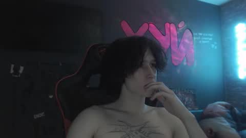 Max online show from 09/18/25, 01:18