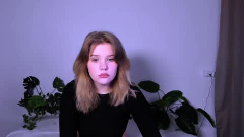 hi Im Mina  online show from 01/23/25, 09:29