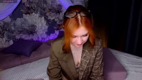 hi Im Mina  online show from 07/07/26, 08:35