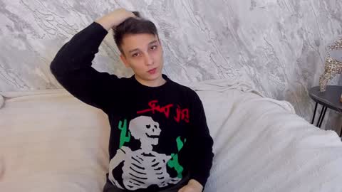 minato_kono online show from 01/24/25, 12:10