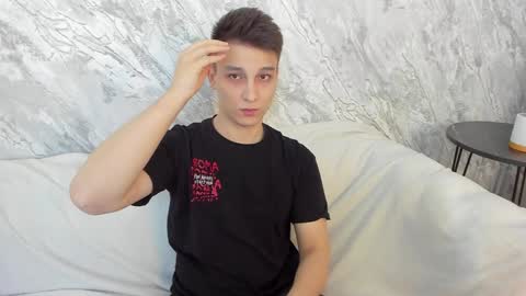 minato_kono online show from 02/06/25, 07:18