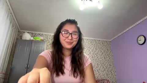 minavibe online show from 07/15/26, 03:45