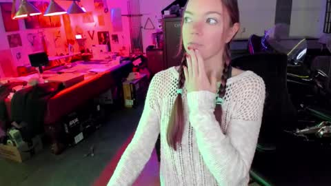 Mindy Mars online show from 12/15/25, 04:55