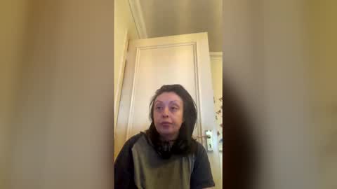 please subscribe to my fansly  please no video or photos must be recorded or re sold online show from 04/04/26, 01:19