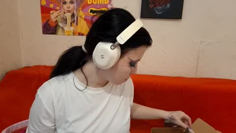 Snapshot of mindyrives chatting on 02/20/26, 06:37 Mindy online show from 02/20/26, 06:37