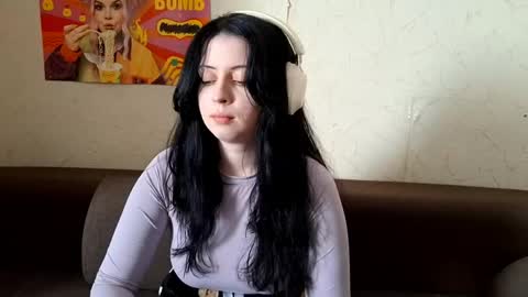 Mindy online show from 04/17/26, 05:21