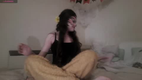 Snapshot of minforbush chatting on 10/31/25, 05:19 Amelia online show from 10/31/25, 05:19