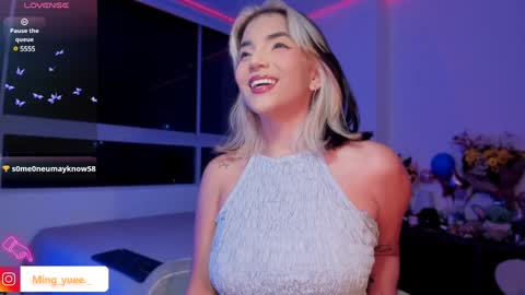 Snapshot of ming_yue_ chatting on 01/15/25, 02:17 My name is Fer Nice to meet you give it a thumbs up please its important online show from 01/15/25, 02:17