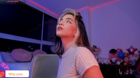 Snapshot of ming_yue_ chatting on 01/25/25, 02:37 My name is Fer Nice to meet you give it a thumbs up please its important online show from 01/25/25, 02:37