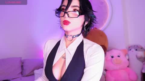 Snapshot of ming_yue_ chatting on 02/18/26, 02:51 My name is Fer Nice to meet you give it a thumbs up please its important online show from 02/18/26, 02:51