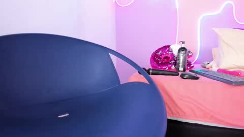 Mingie online show from 02/19/25, 06:00